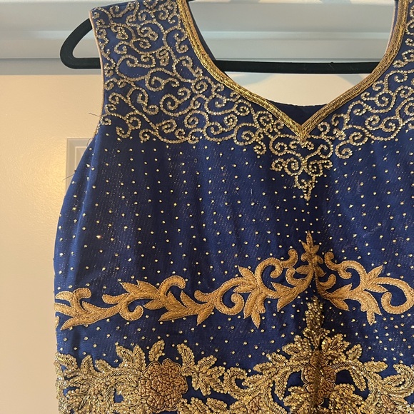 Indian 3-piece anarkali in dark blue and gold - Picture 2 of 5